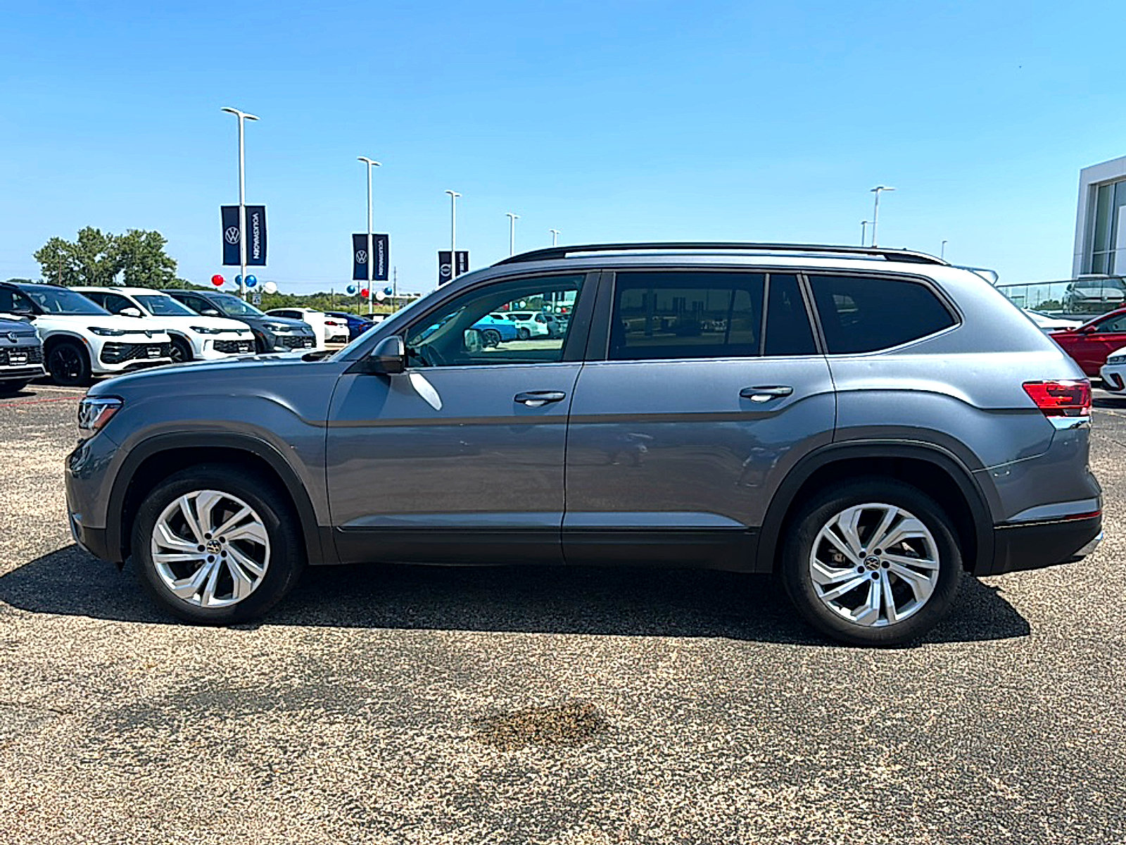 Used 2021 Volkswagen Atlas SE FWD image 5