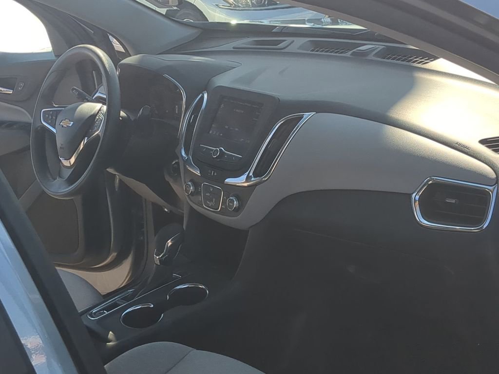 Used 2023 Chevrolet Equinox LS image 27