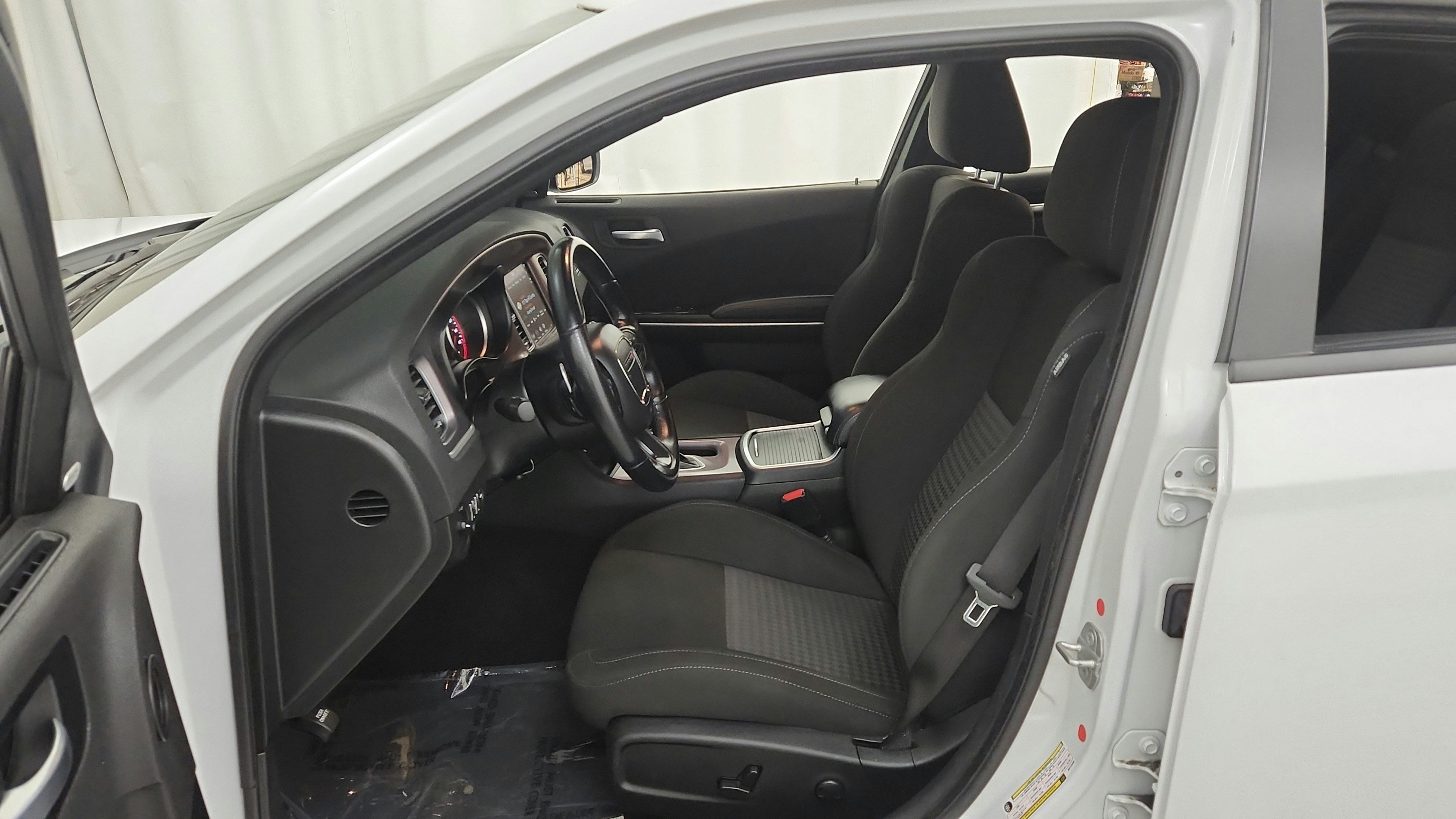 Used 2022 Dodge Charger R/T RWD image 18