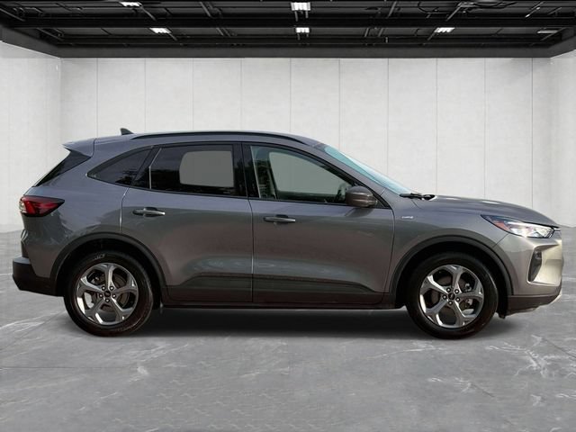 Used 2025 Ford Escape ST-Line FWD image 6