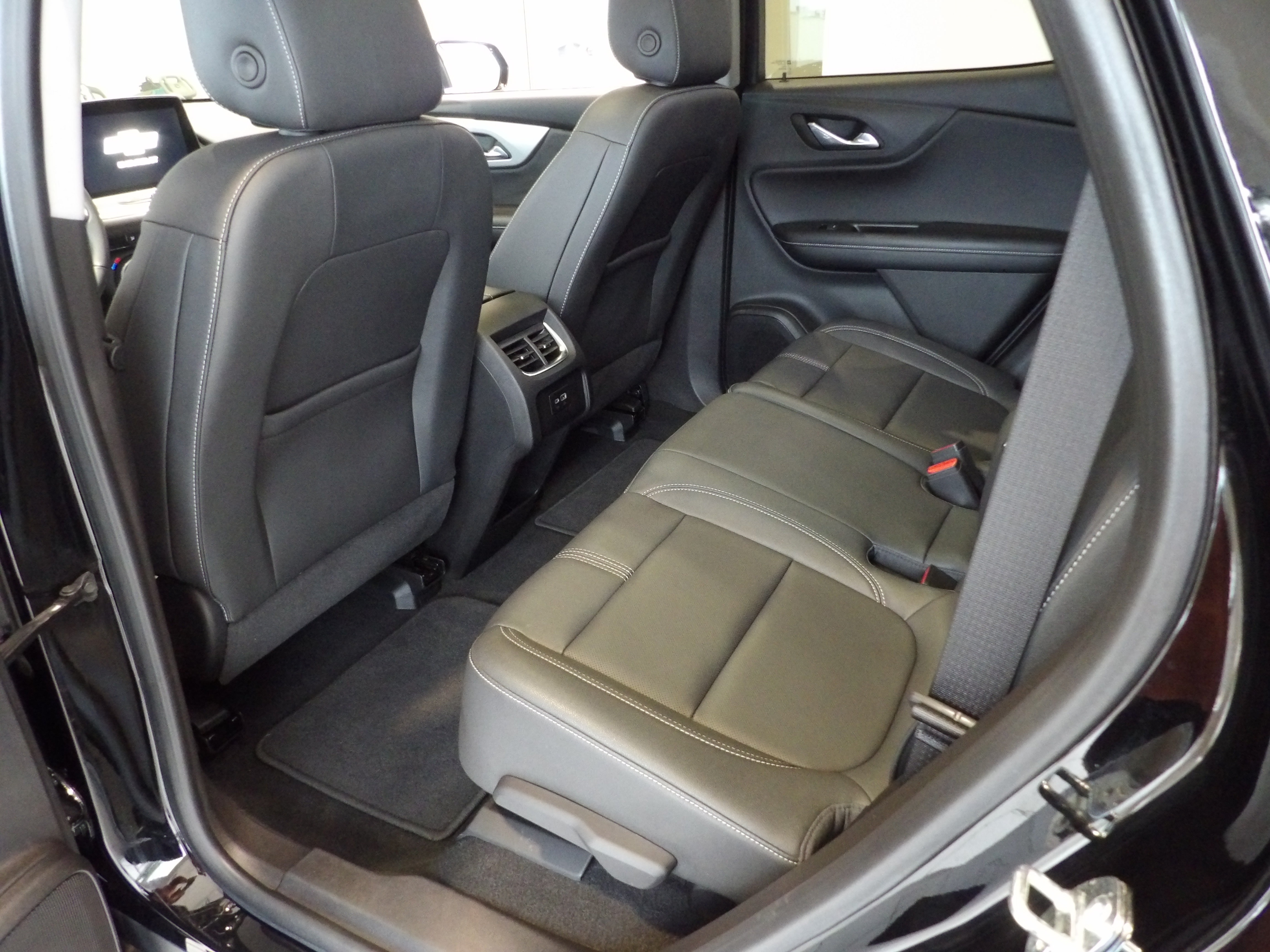 Used 2023 Chevrolet Blazer LT AWD/4WD image 19