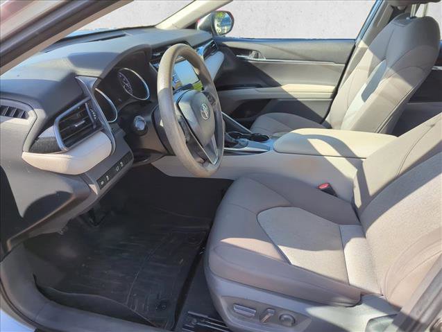 Used 2019 Toyota Camry LE image 9
