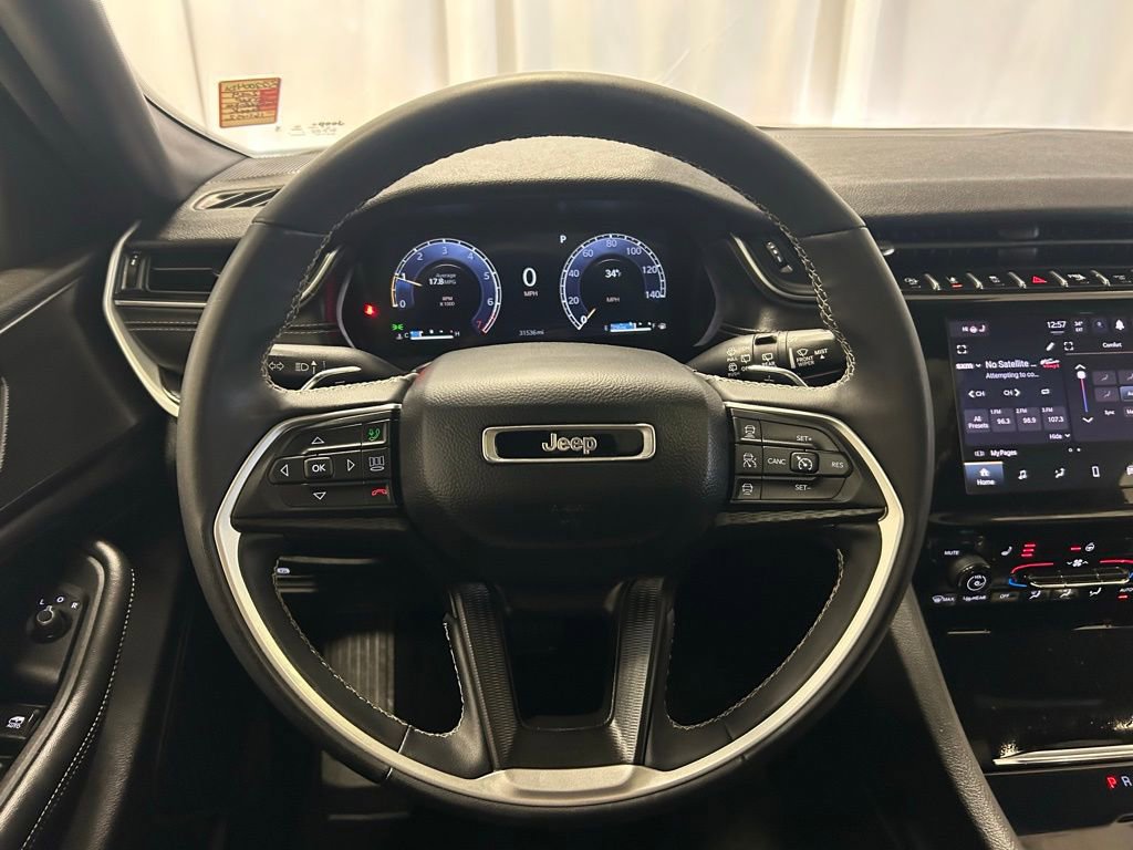 Used 2024 Jeep Grand Cherokee Altitude image 9