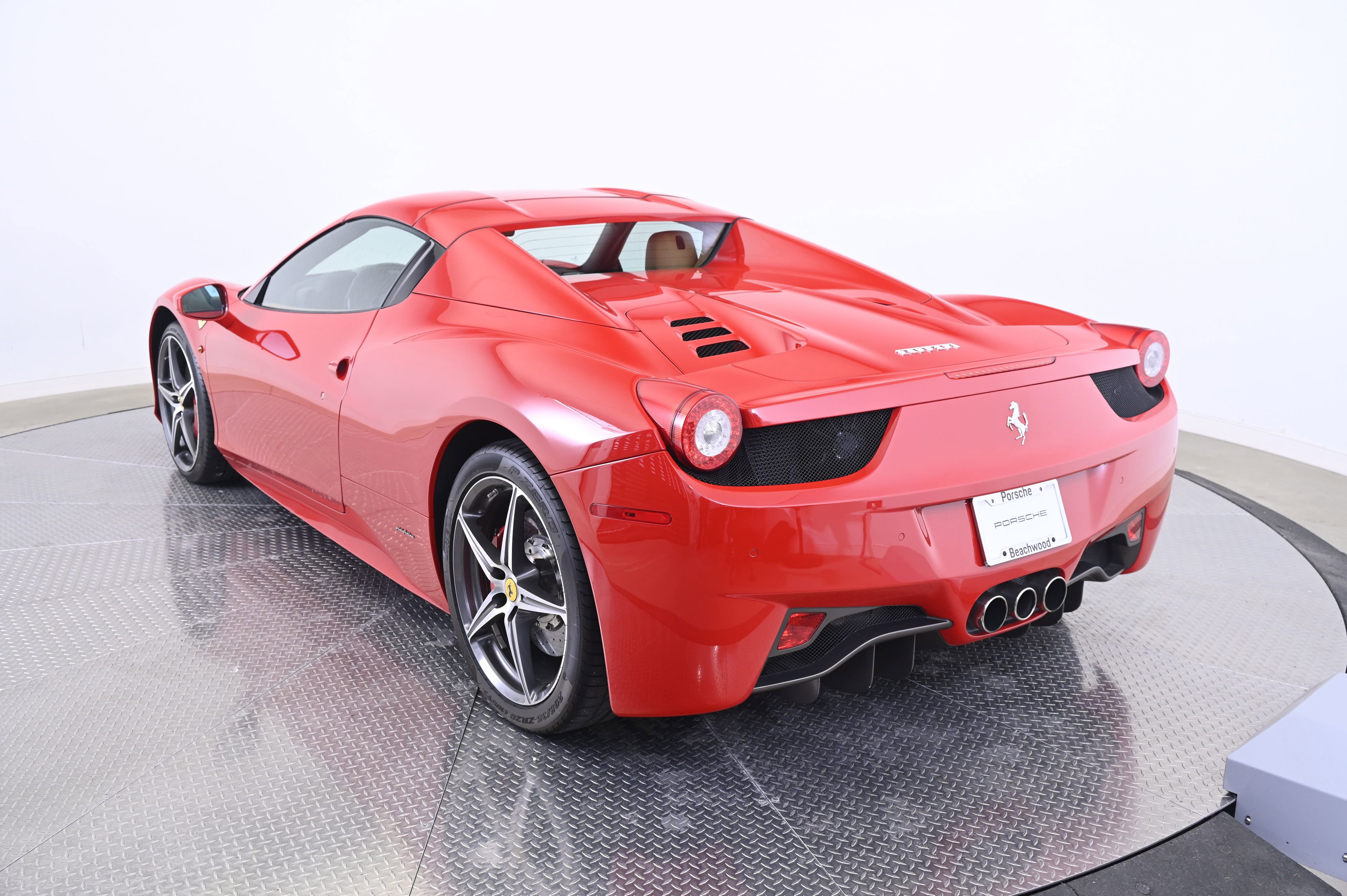 Used 2013 Ferrari 458 Spider image 13