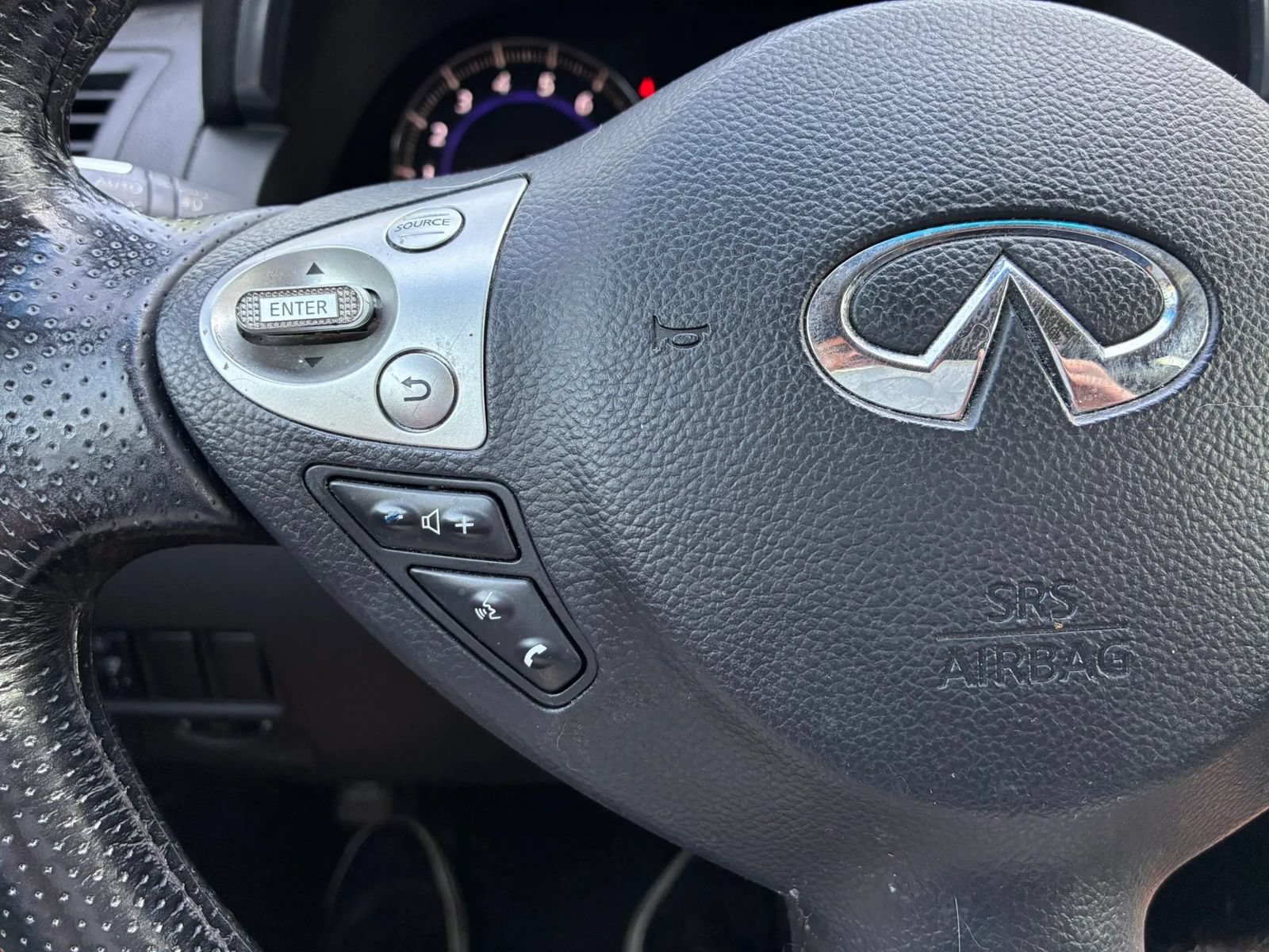 Used 2011 INFINITI FX35 AWD w/ Premium Pkg image 23