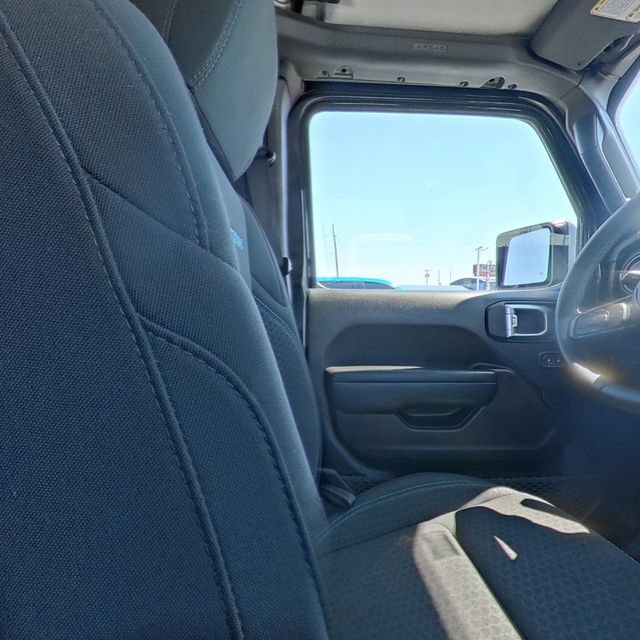 Used 2024 Jeep Wrangler Unlimited Rubicon 4xe AWD/4WD image 32