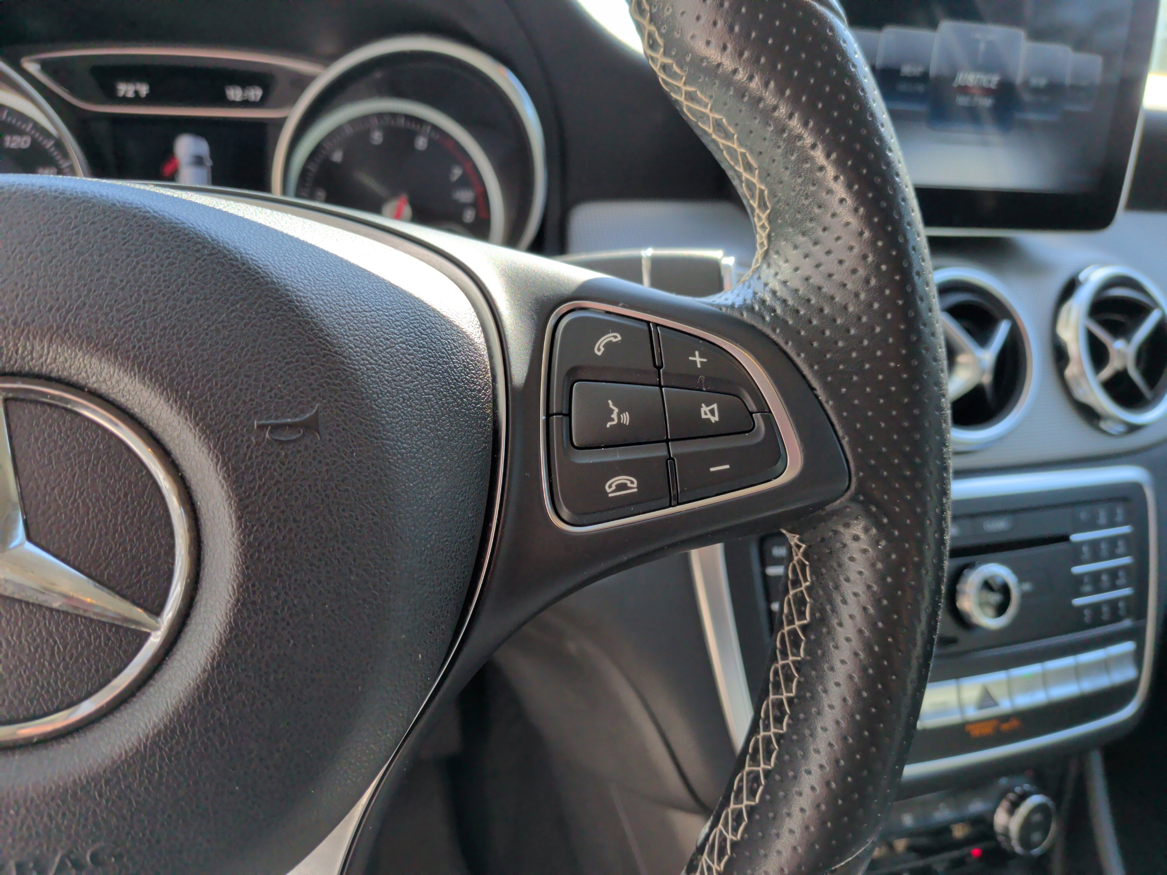 Used 2018 Mercedes-Benz GLA 250 4MATIC image 20