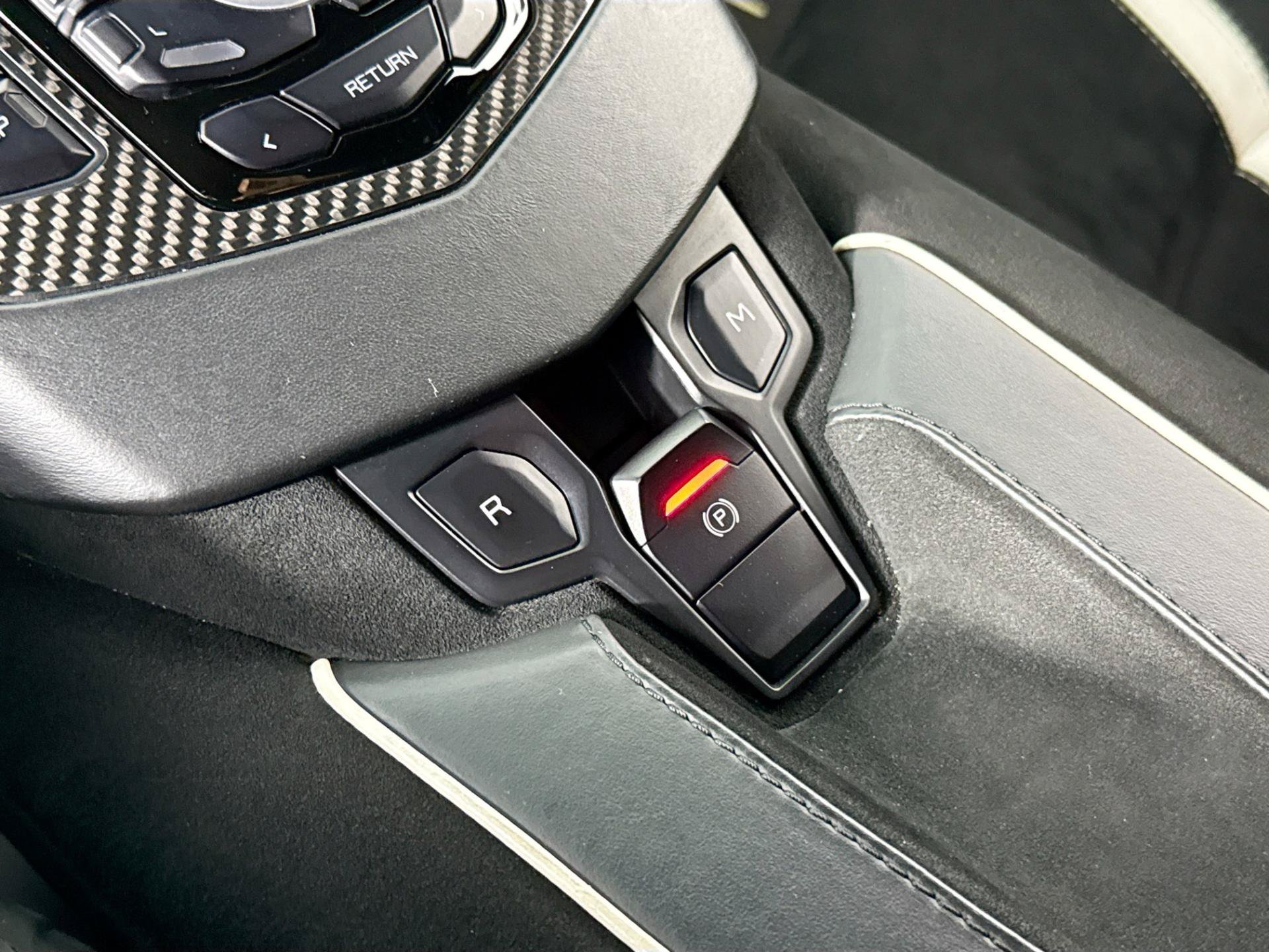 Used 2020 Lamborghini Aventador SVJ AWD/4WD image 24