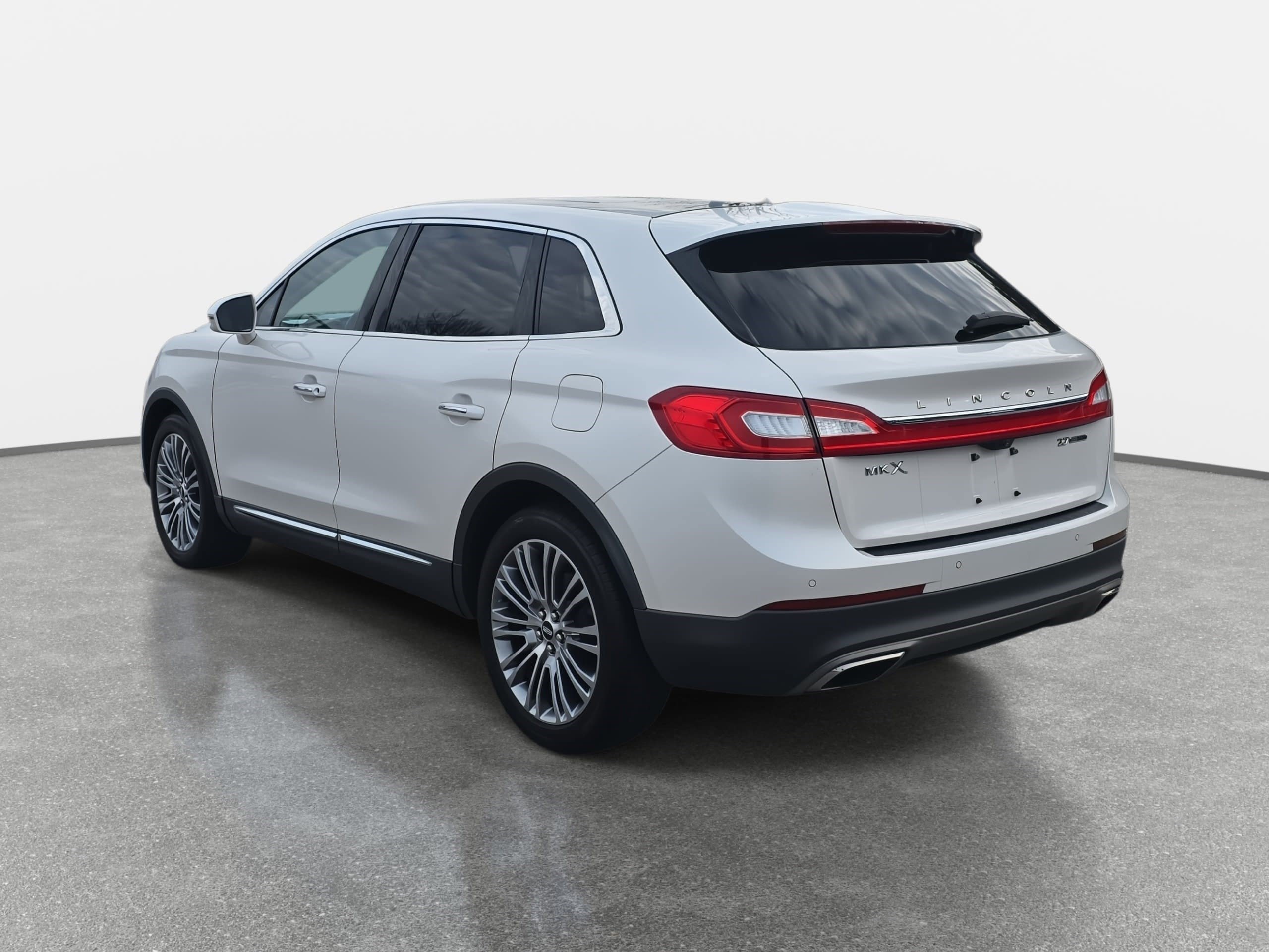 Used 2016 Lincoln MKX Reserve w/ Driver Assistance Package image 7