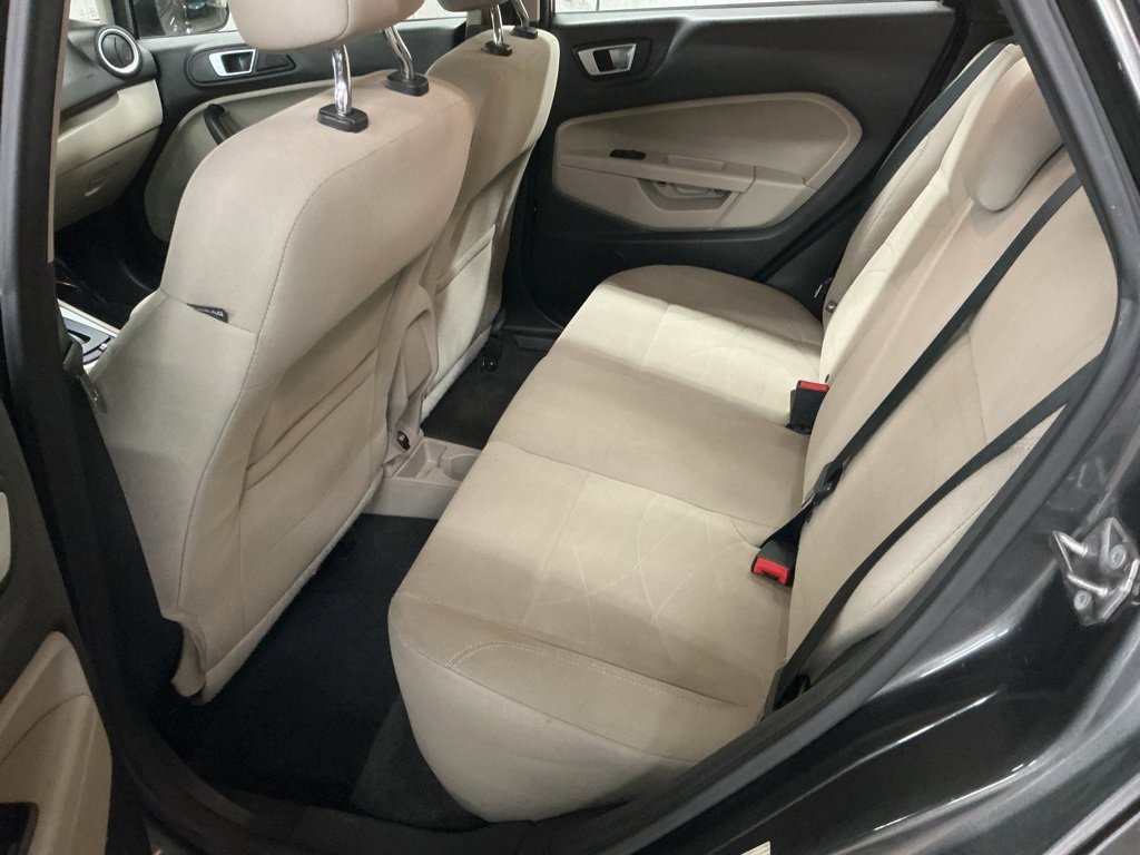 Used 2016 Ford Fiesta SE image 19