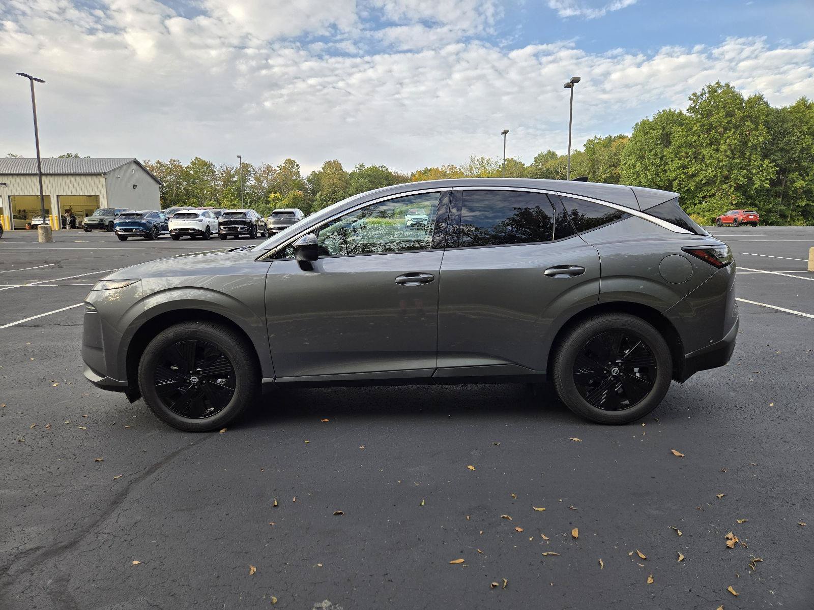 Used 2025 Nissan Murano SV AWD/4WD image 5