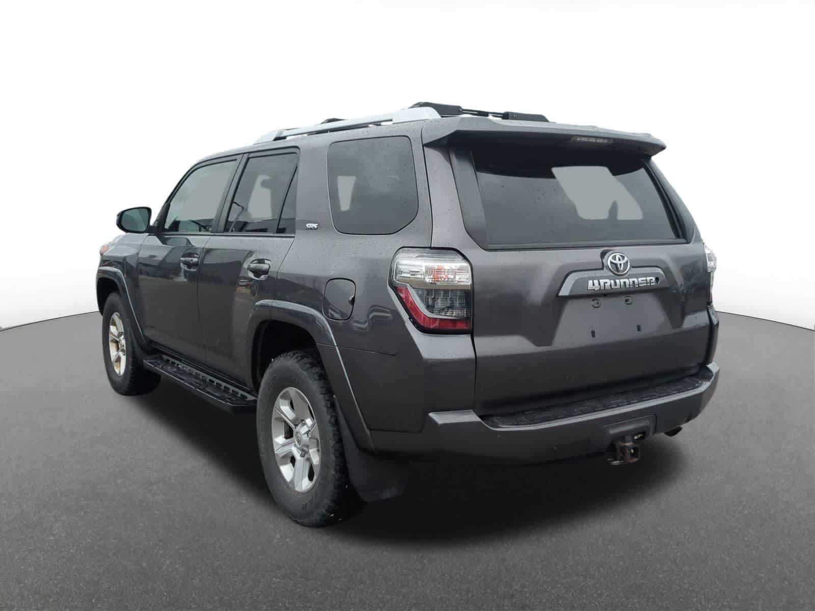 Used 2014 Toyota 4Runner SR5 AWD/4WD image 4