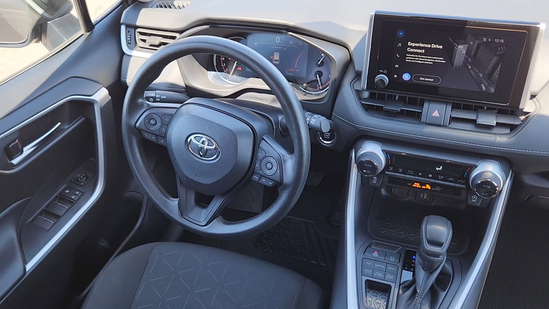 Used 2024 Toyota RAV4 XLE AWD/4WD image 5
