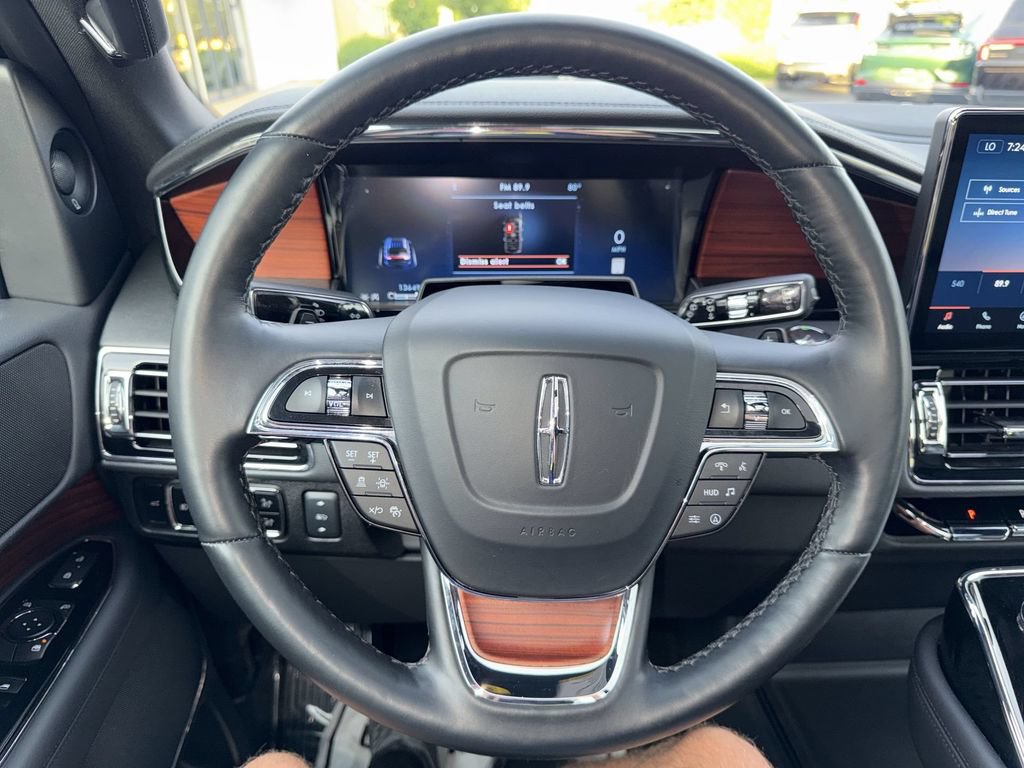 Certified 2024 Lincoln Navigator Reserve AWD/4WD image 11