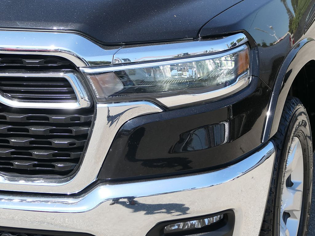 Used 2025 RAM 1500 Big Horn AWD/4WD image 8