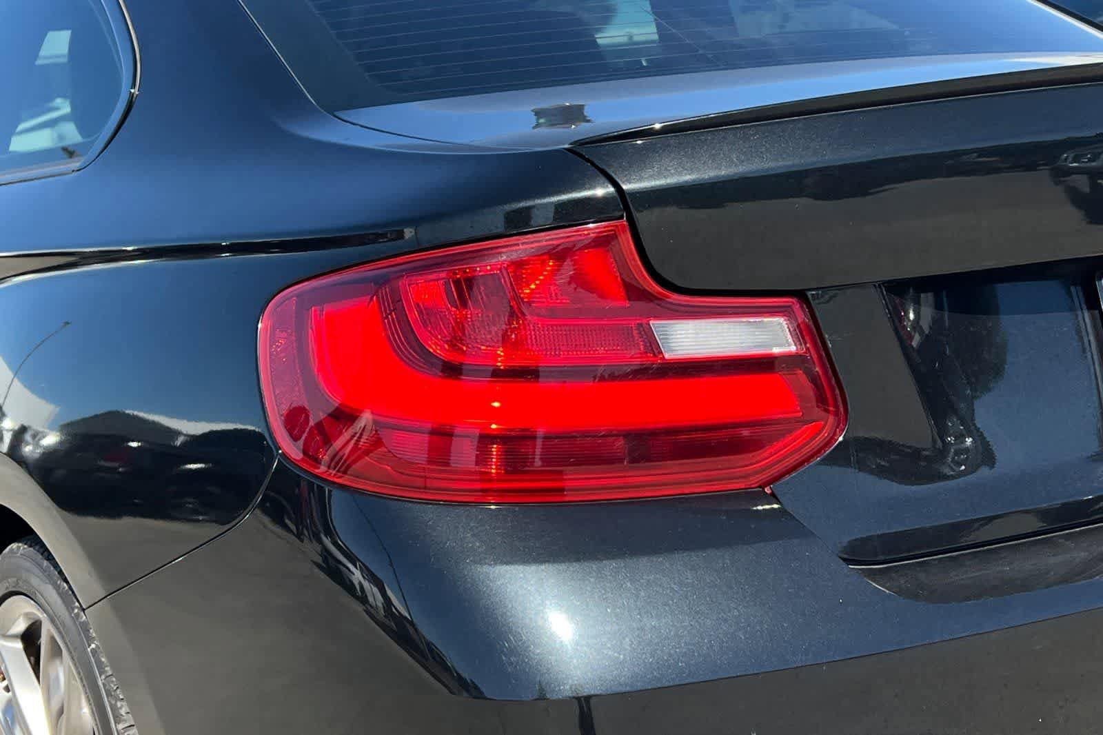 Used 2016 BMW M235i Coupe image 13