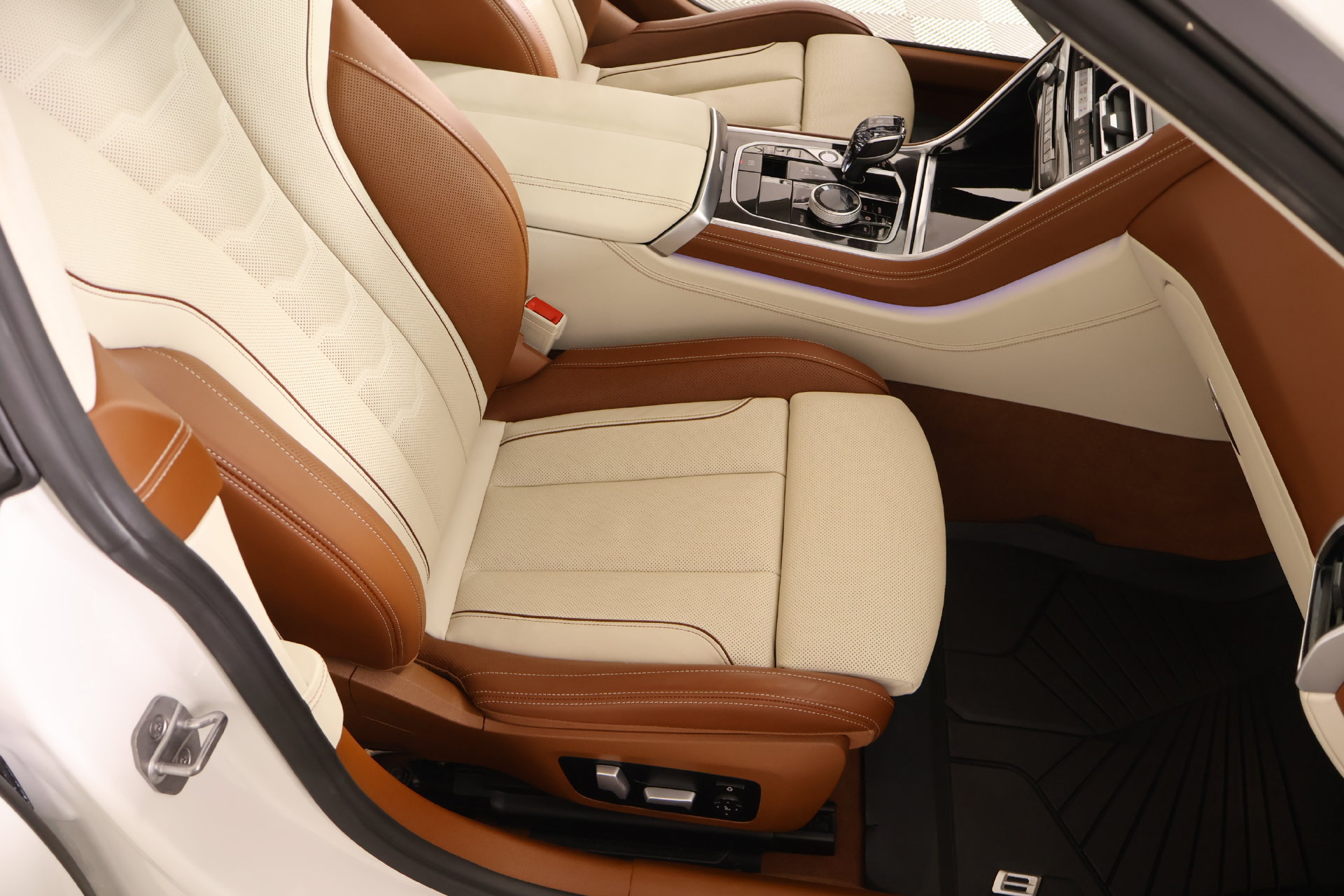 Used 2022 BMW 840i Gran Coupe w/ Driving Assistance Package RWD image 14