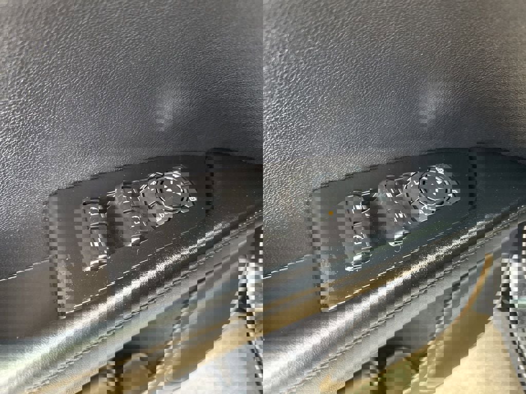 Used 2019 Lincoln Nautilus Select image 17