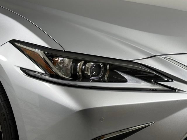 Certified 2025 Lexus ES 300h w/ Technology Package FWD image 14