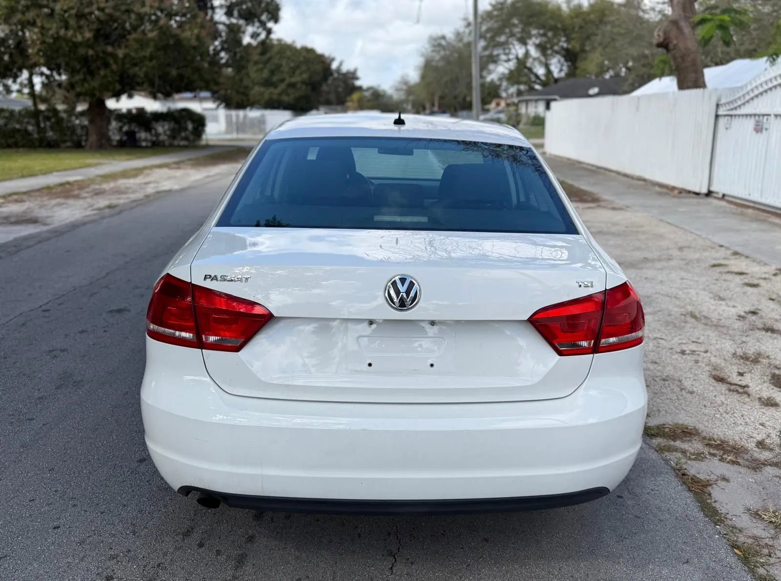 Used 2015 Volkswagen Passat 1.8T S image 7