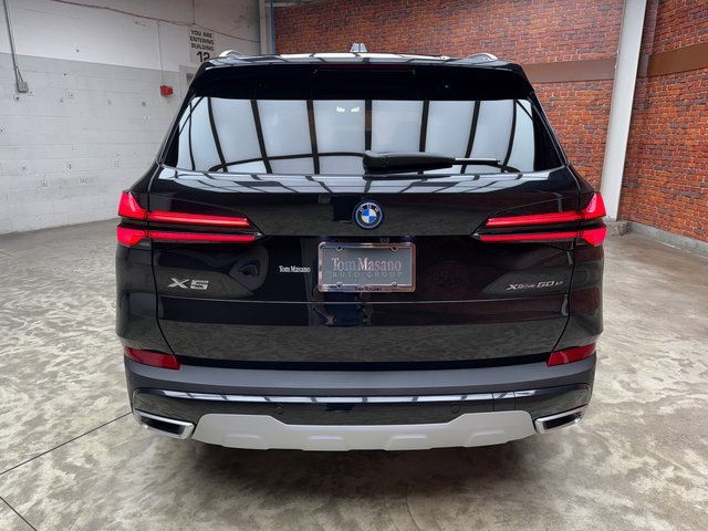 Used 2025 BMW X5 xDrive50e w/ Premium Package image 4
