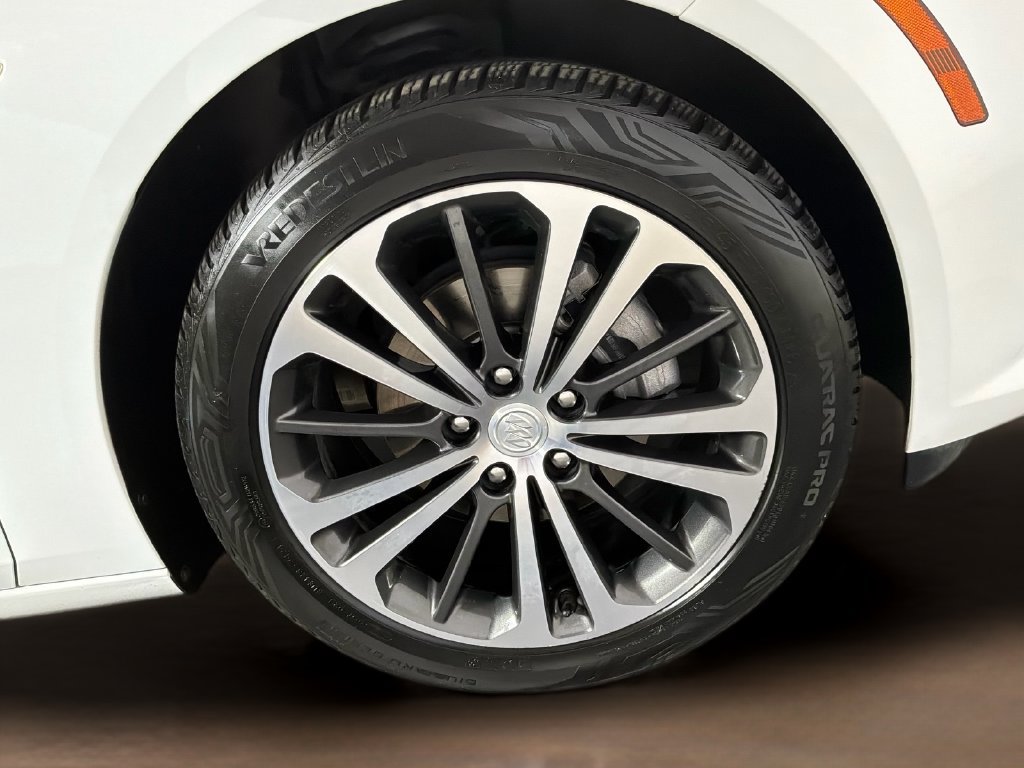 Used 2019 Buick Regal Preferred w/ Driver Confidence Package I FWD image 40