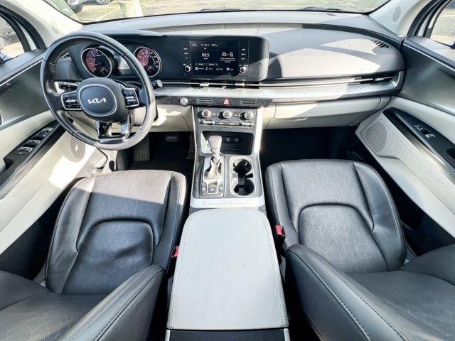Certified 2024 Kia Carnival LX image 12