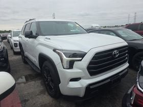 Used 2025 Toyota Sequoia Limited AWD/4WD image 2