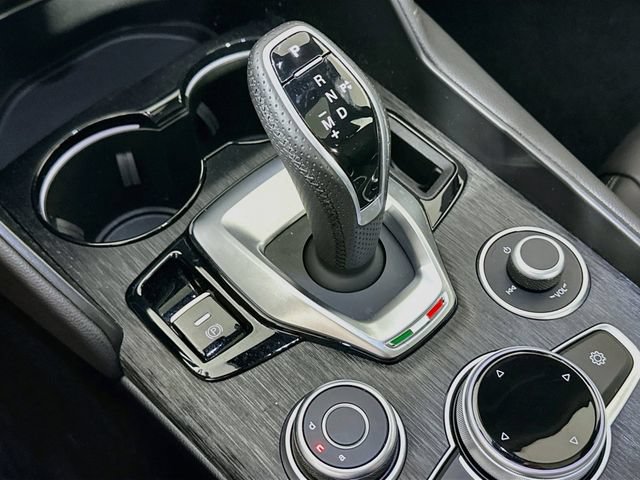 Used 2023 Alfa Romeo Giulia Sprint AWD/4WD image 22