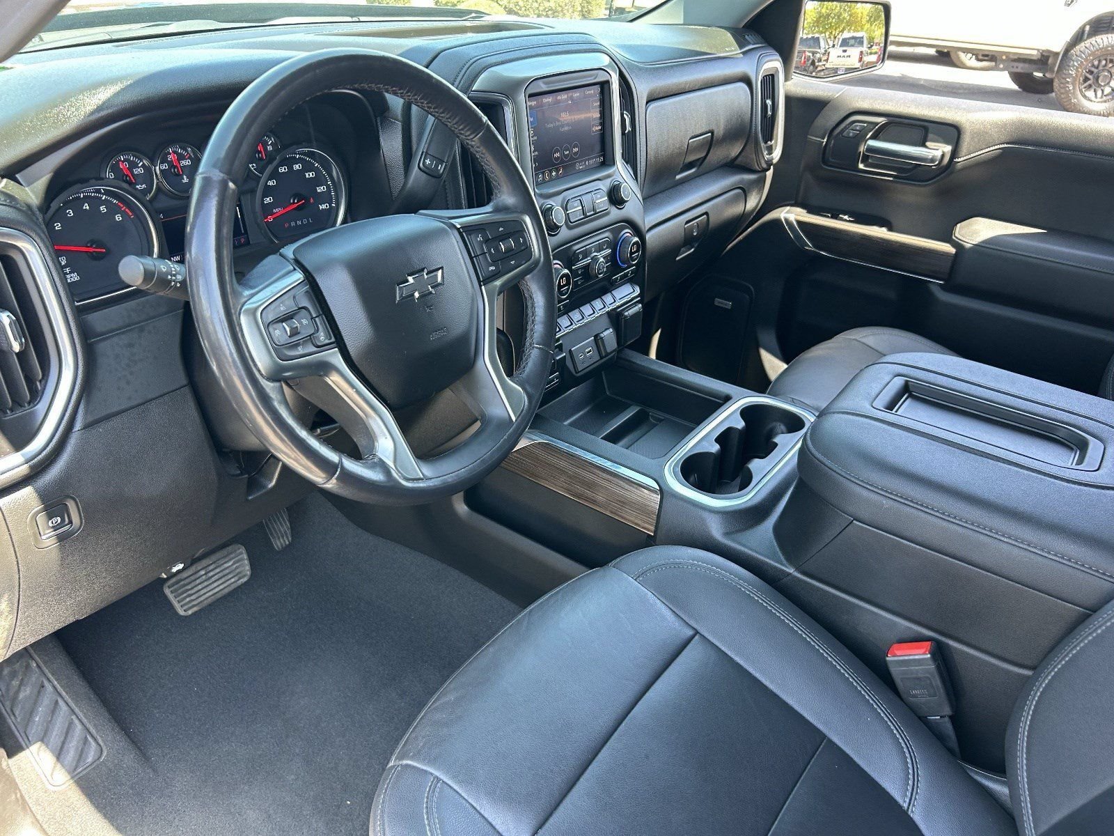 Certified 2021 Chevrolet Silverado 1500 RST w/ Redline Edition AWD/4WD image 24