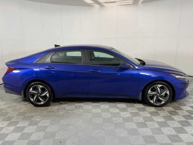 Used 2023 Hyundai Elantra SEL w/ Convenience Package FWD image 9