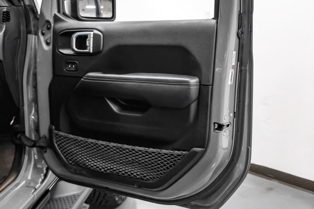 Used 2021 Jeep Wrangler Unlimited Sahara AWD/4WD image 38