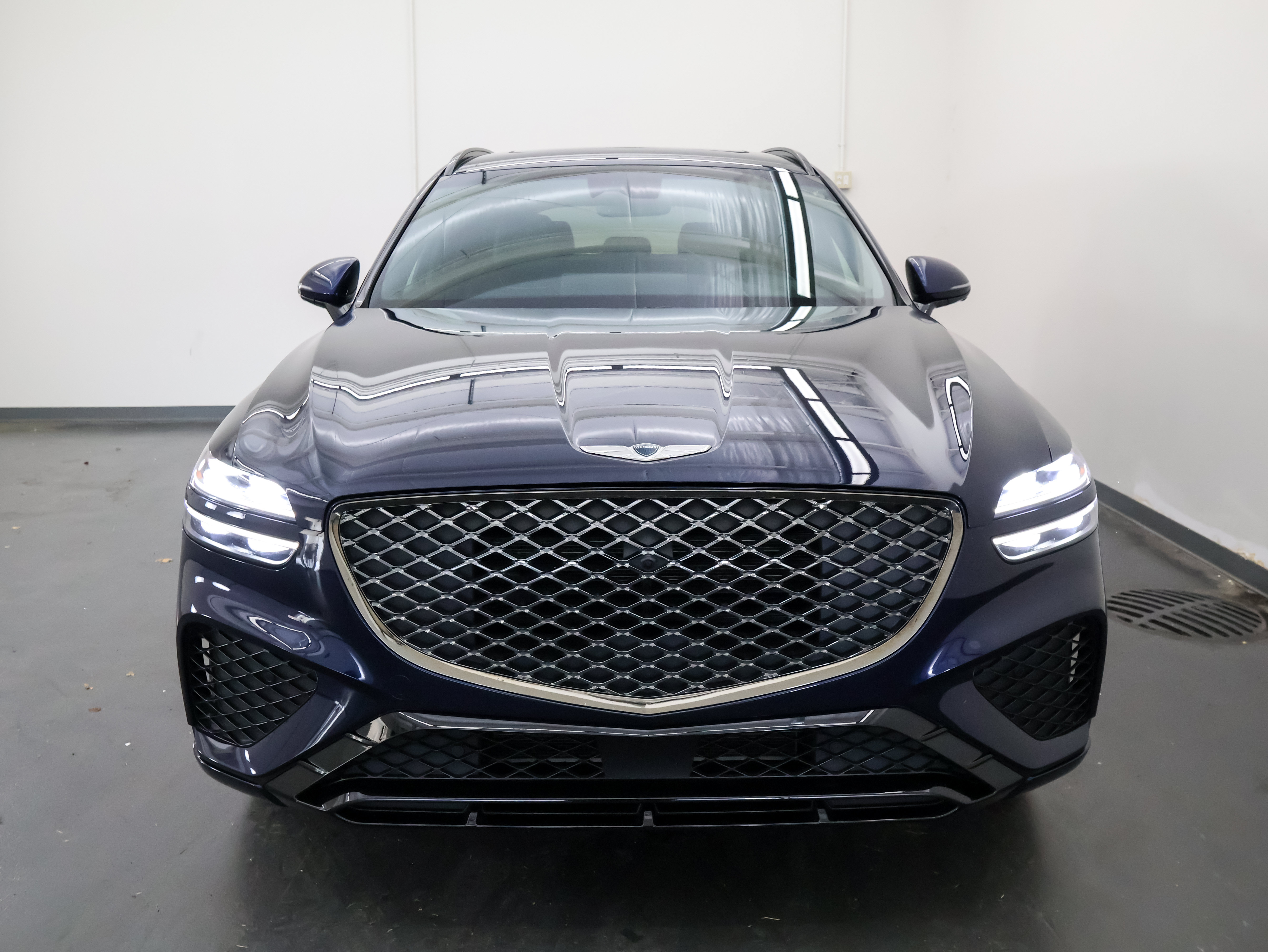 Used 2023 Genesis GV70 3.5T Sport w/ Sport Prestige Package AWD/4WD image 8