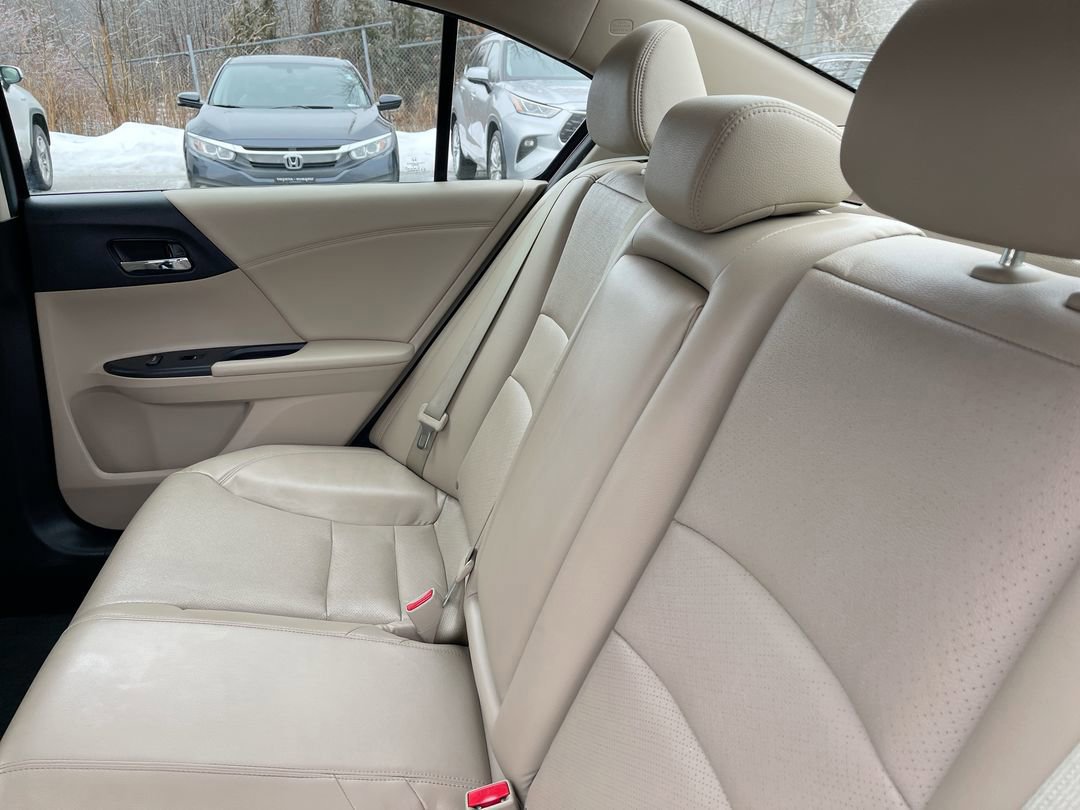 Used 2016 Honda Accord Touring image 9