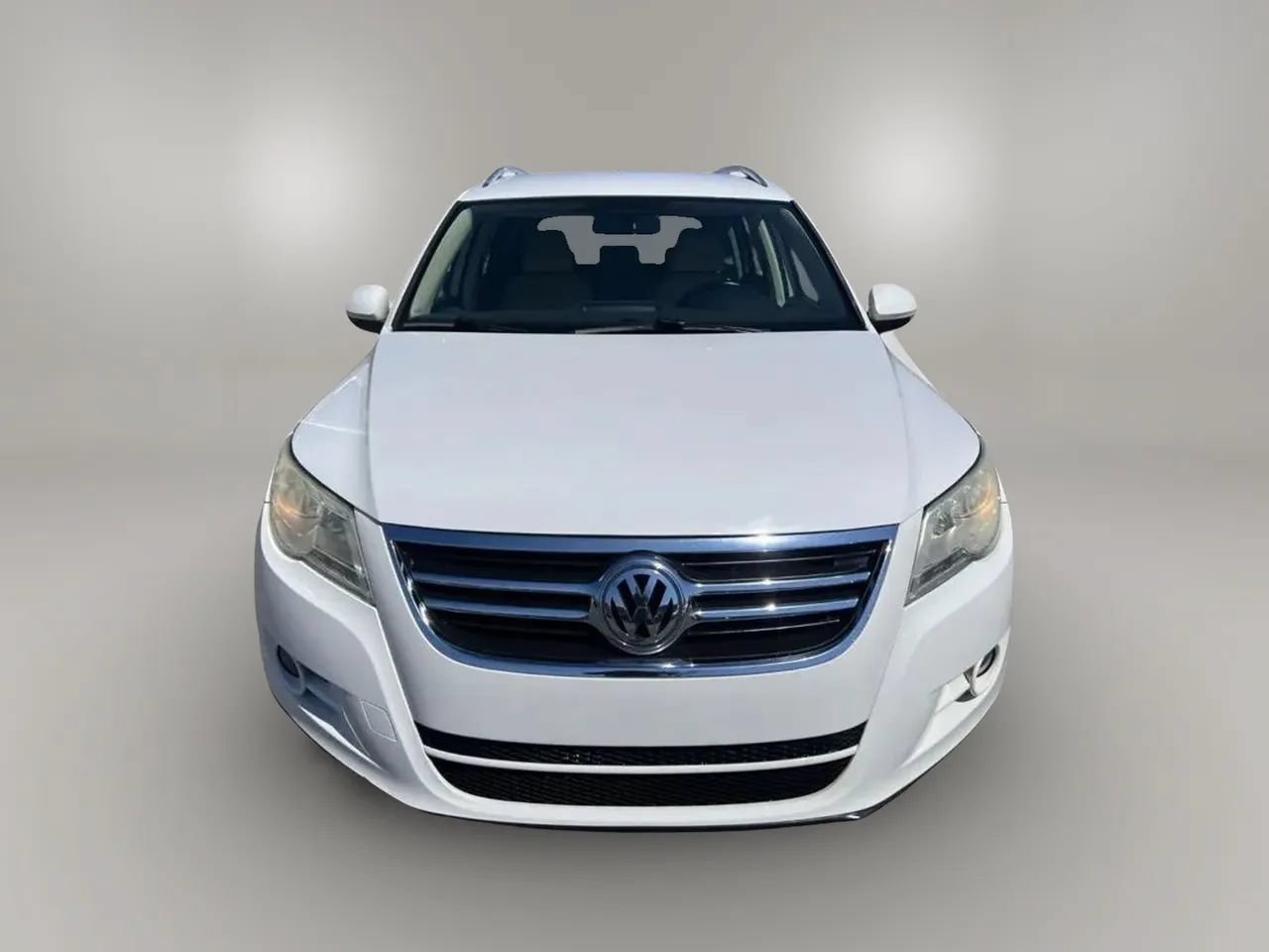 Used 2011 Volkswagen Tiguan S FWD image 3