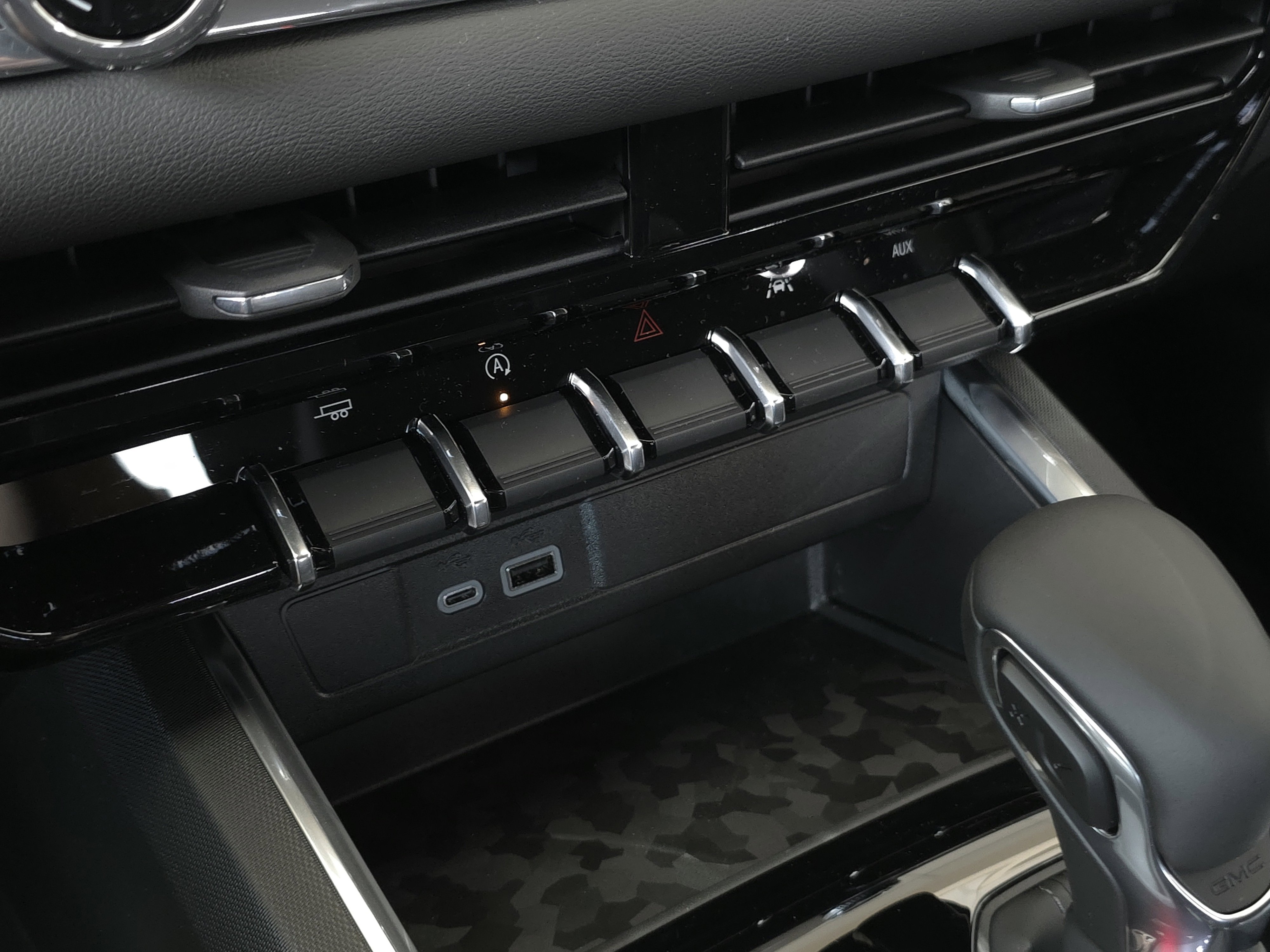 New 2026 GMC Canyon Elevation RWD image 15