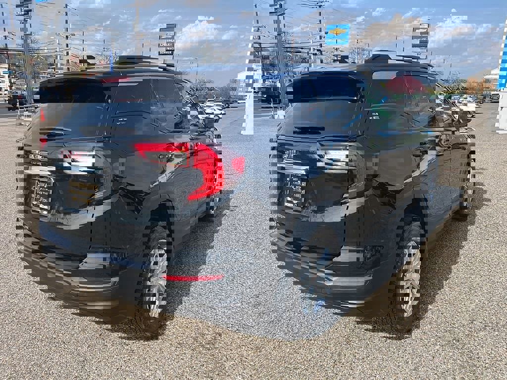 Used 2022 GMC Terrain SLE w/ Driver Convenience Package image 7