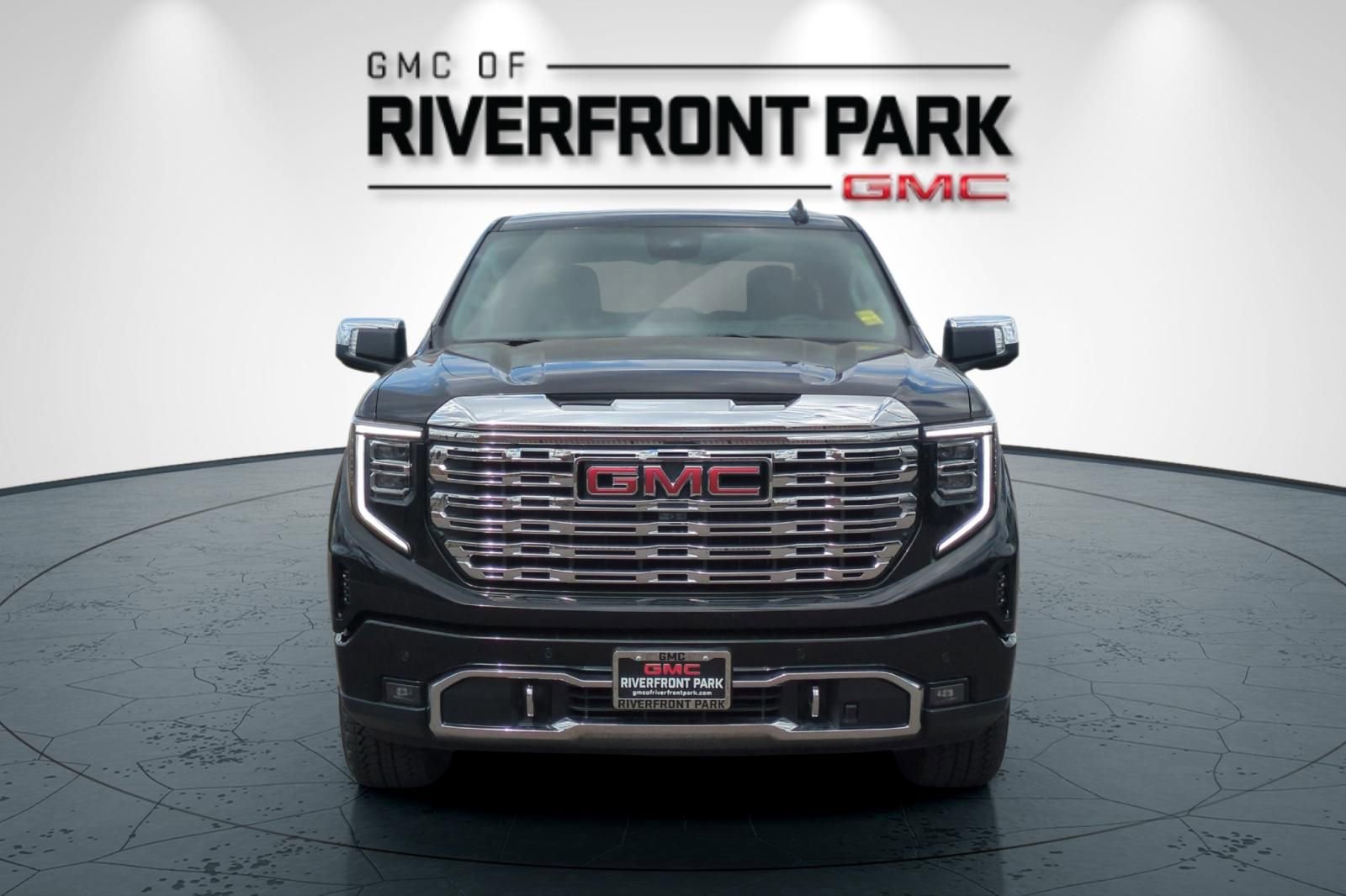 Used 2026 GMC Sierra 1500 Denali w/ Technology Package AWD/4WD image 8