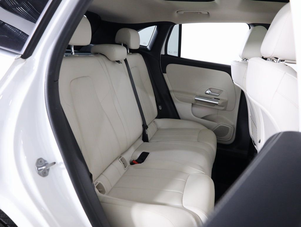 Certified 2023 Mercedes-Benz GLA 250 4MATIC w/ Premium Package image 44