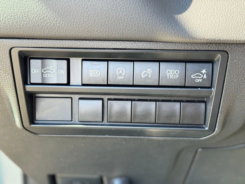 Used 2023 Toyota Tundra Limited w/ TRD Off-Road Package AWD/4WD image 19