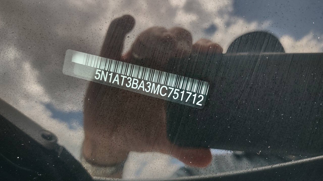 Used 2021 Nissan Rogue SV FWD image 7
