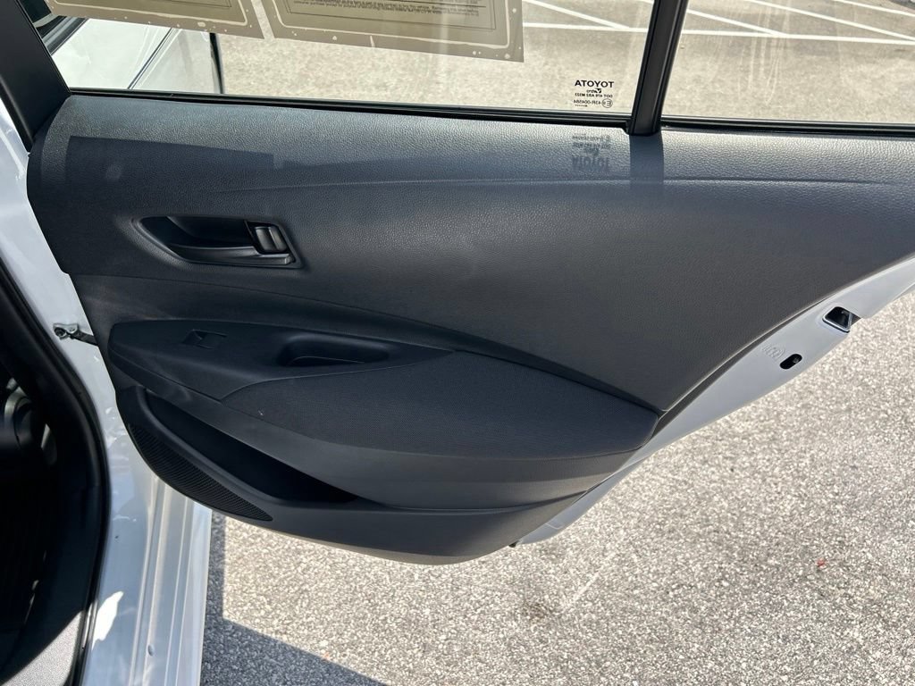 Used 2025 Toyota Corolla LE FWD image 43