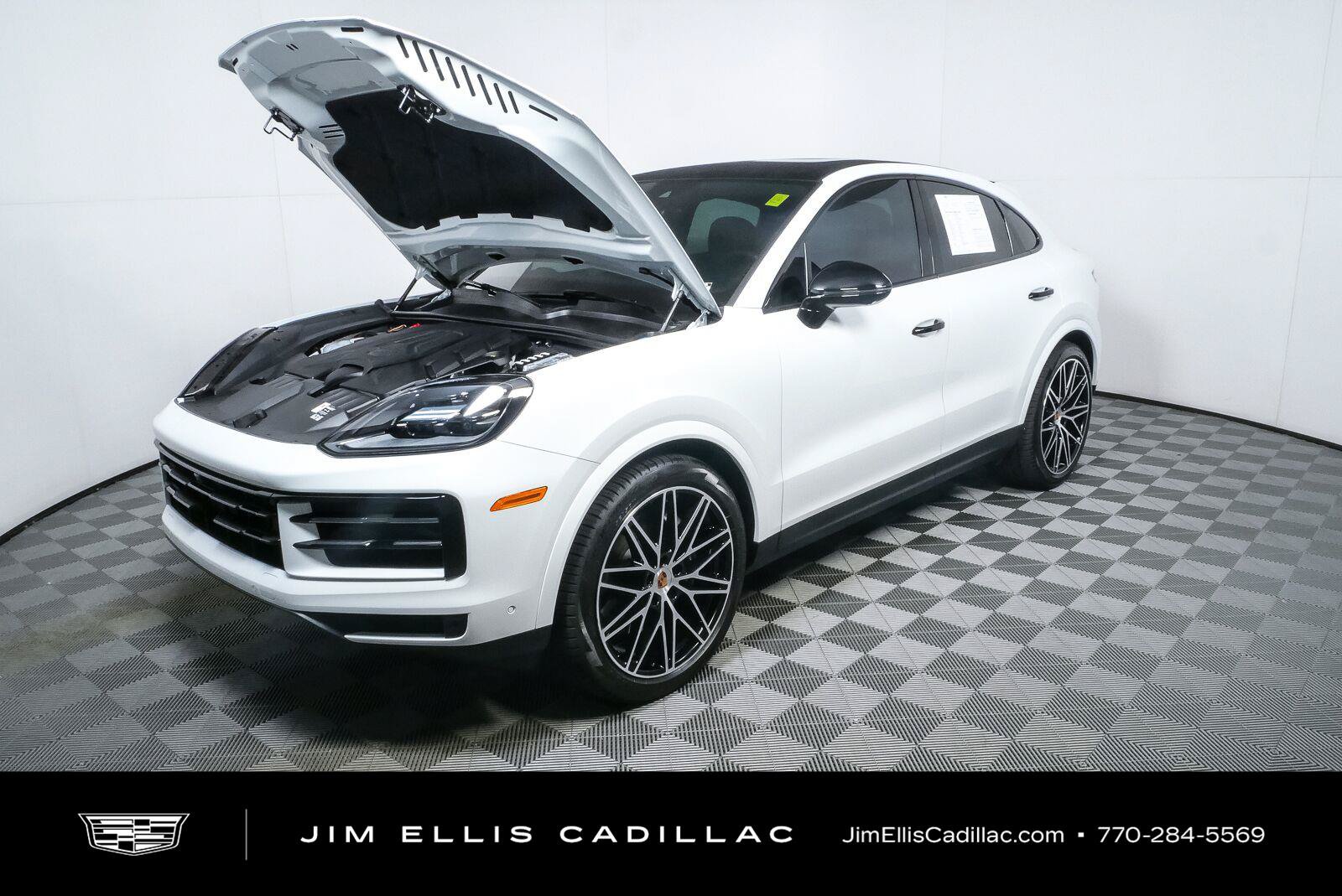 Used 2026 Porsche Cayenne Coupe AWD/4WD image 35