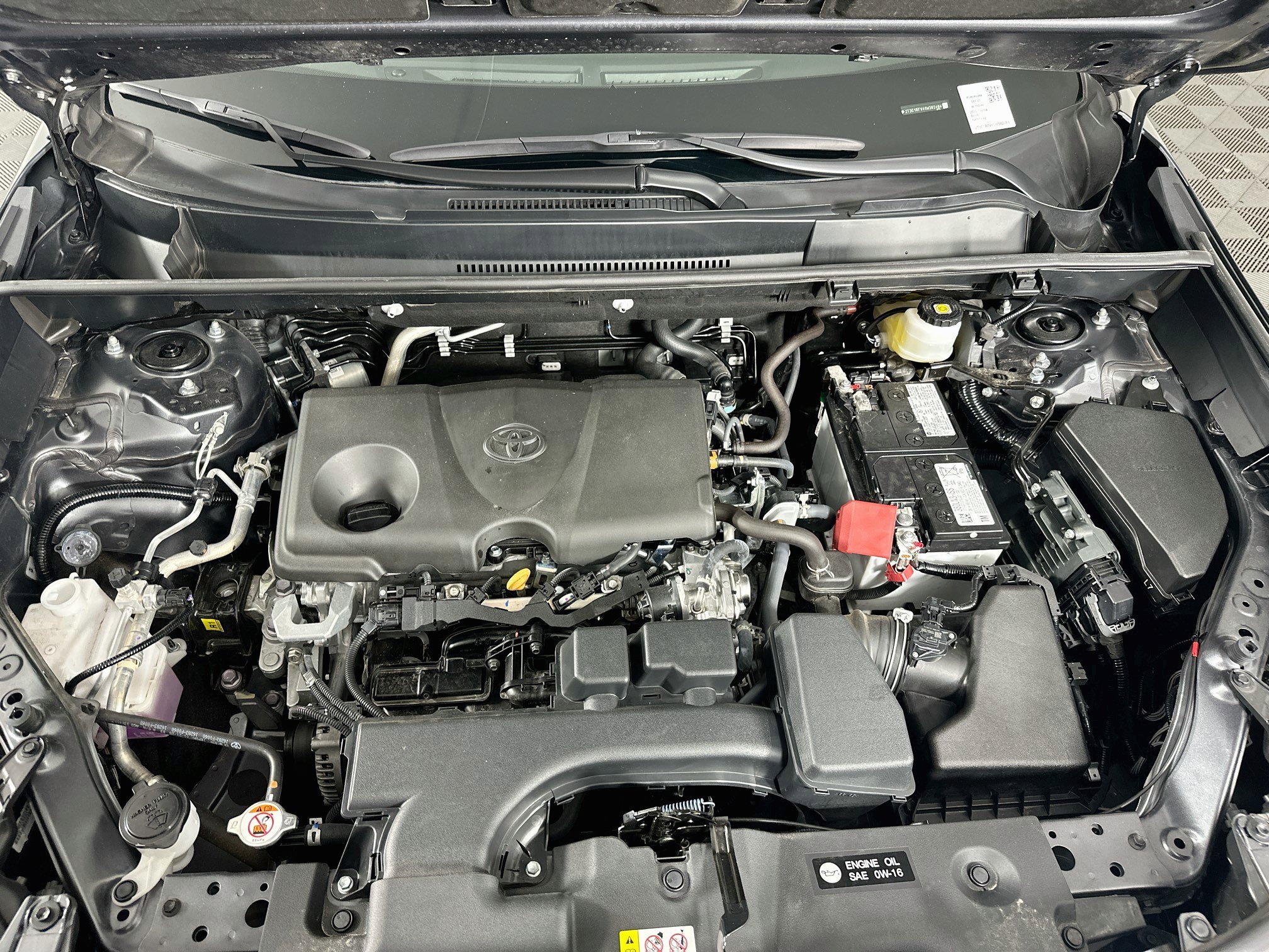 Used 2025 Toyota RAV4 XLE Premium FWD image 32
