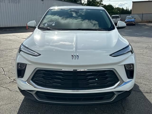 Certified 2024 Buick Encore GX Preferred w/ Comfort Package FWD image 4