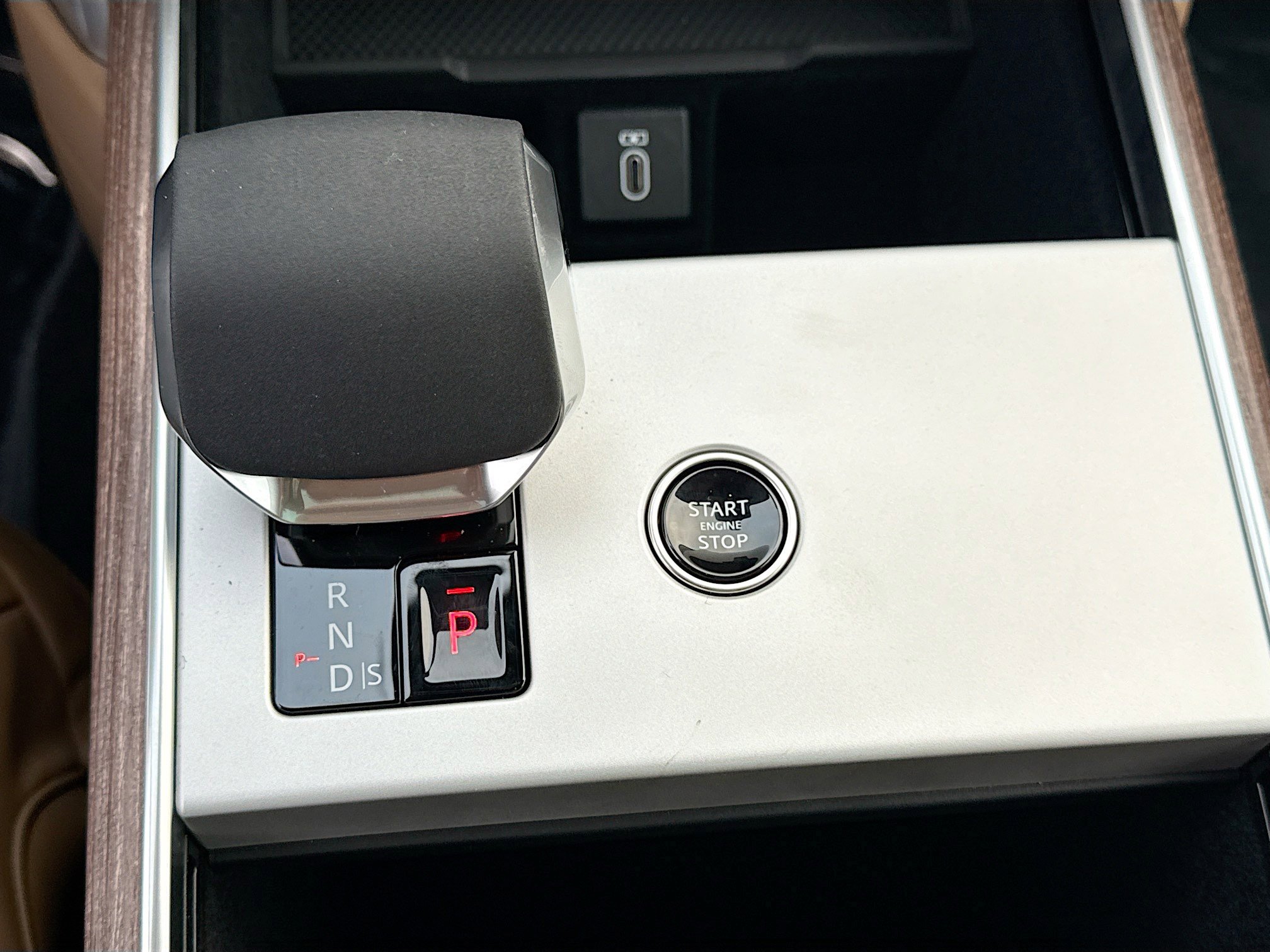 New 2026 Land Rover Range Rover SE image 27