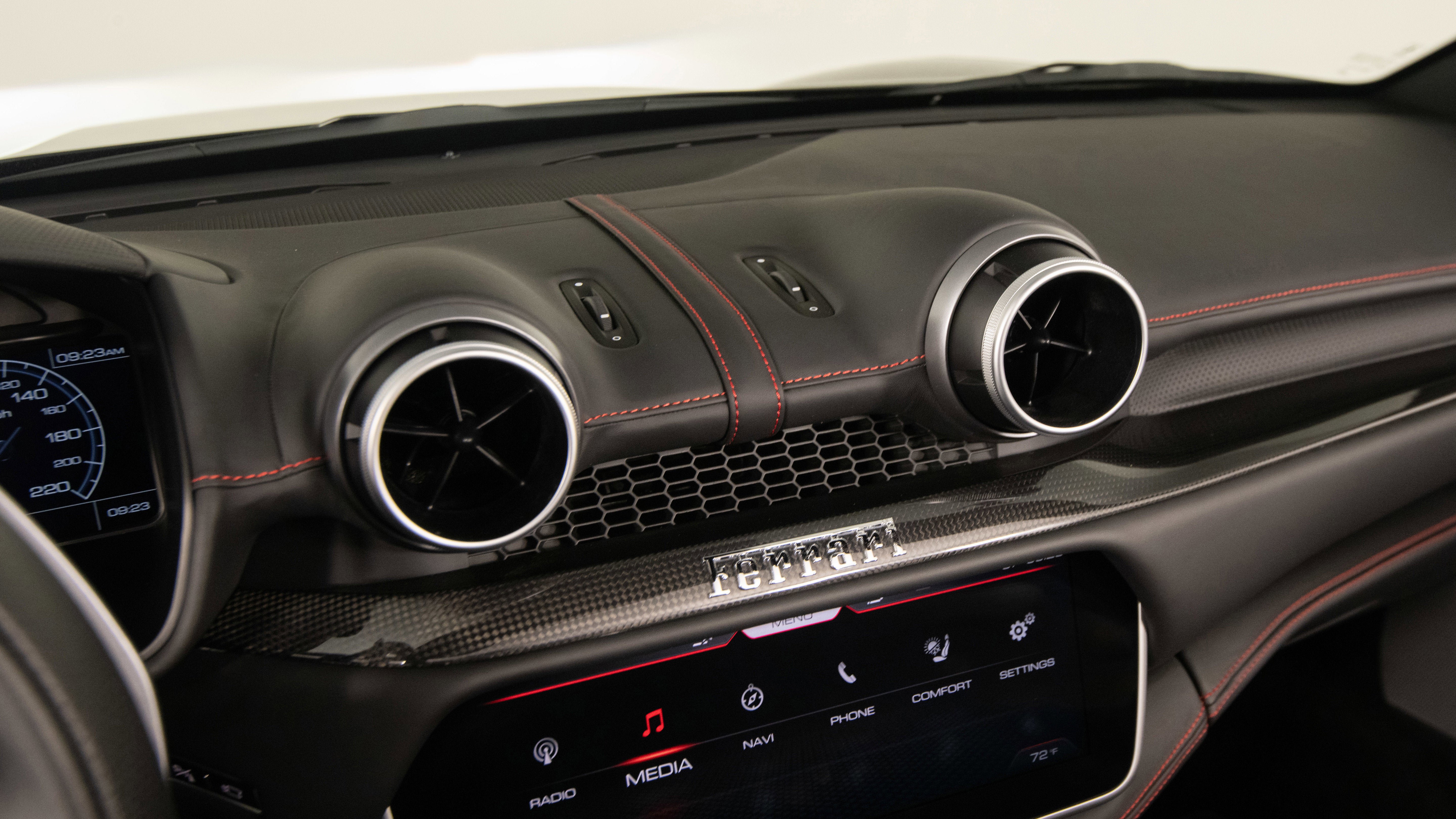 Certified 2022 Ferrari Portofino M image 25