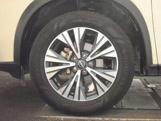 Used 2023 Nissan Rogue SV FWD image 7