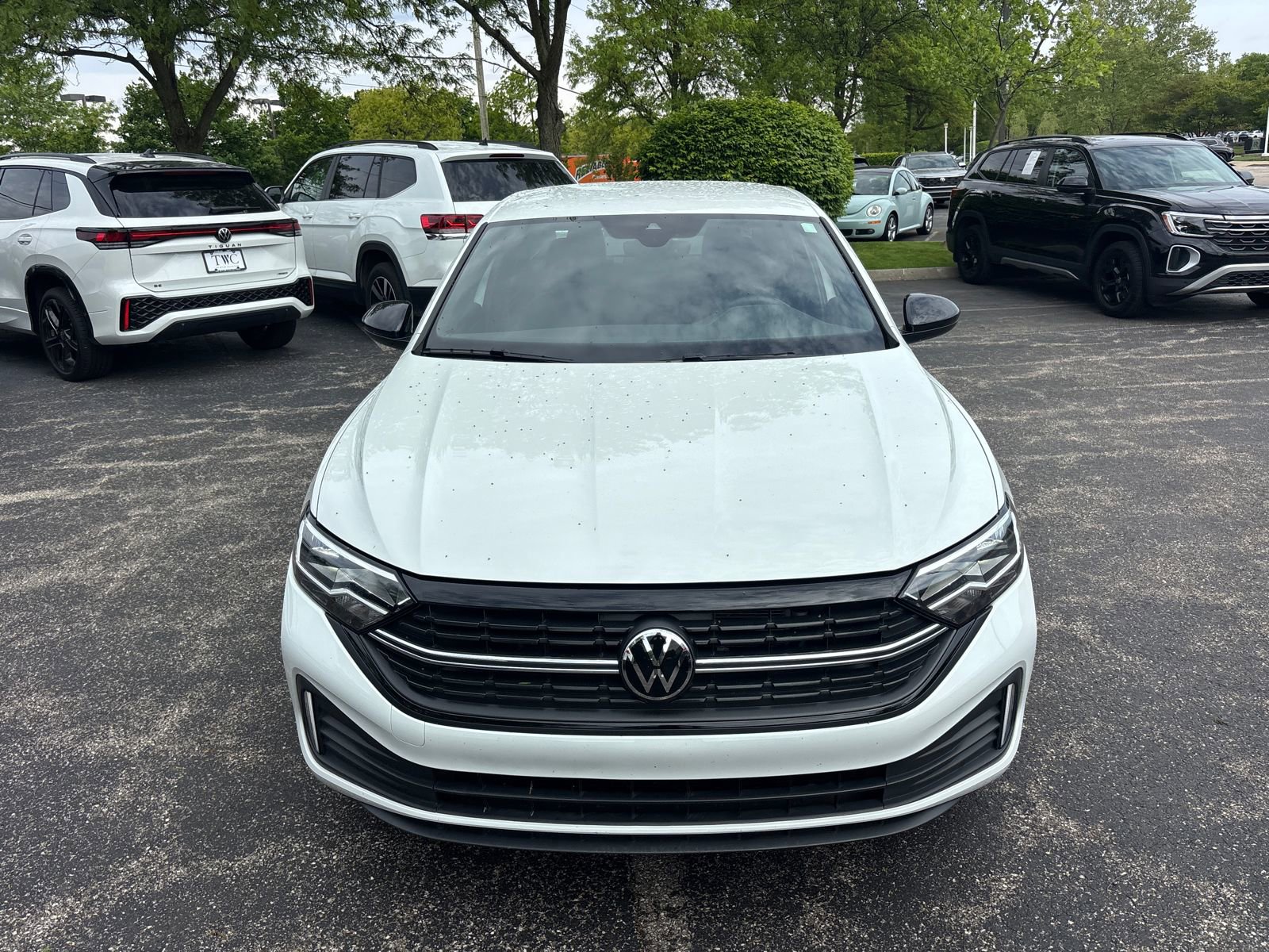 Used 2024 Volkswagen Jetta Sport FWD image 2