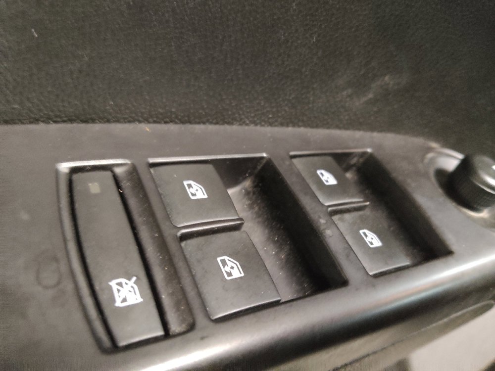 Used 2018 Chevrolet Sonic LT FWD image 27